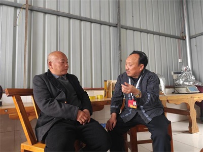 学习两会精神 争做新时代楷模 符忠来走进黄金村健康服务