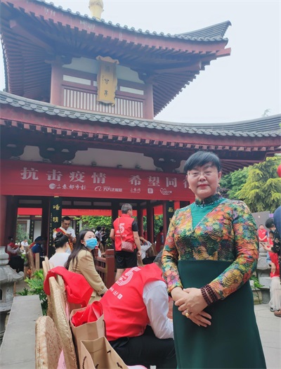大医精诚传千古，药王赐福惠万民！ ——记药王文化传承人董新芳