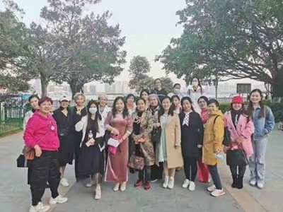 疑难病诊疗专家——黎雪凤