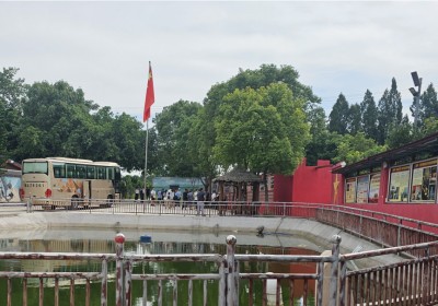 重庆市江津区50多位党员干部莅临 荣昌区清流红色故居爱国主义教育基地